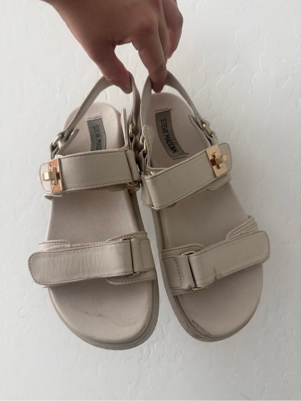 Steve Madden Beige Leather Adjustable-Strap Sandals with Gold Hardware